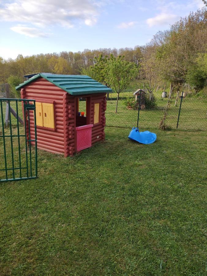 logement paisible à la campagne  Aubarede Esterno foto