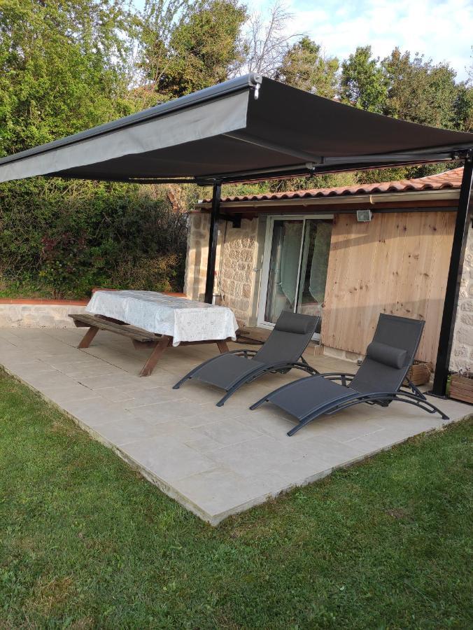 logement paisible à la campagne  Aubarede Esterno foto